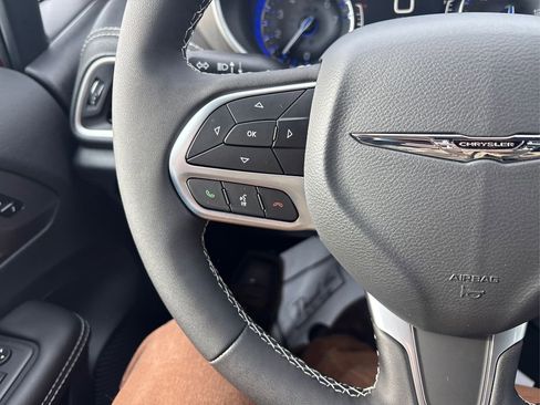 New 2026 Chrysler Pacifica Select image 24