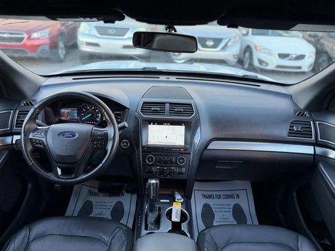 Used 2018 Ford Explorer XLT w/ Equipment Group 202A image 26
