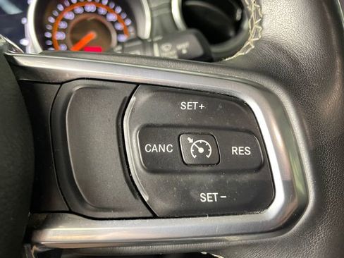 Used 2019 Jeep Wrangler Unlimited Sahara AWD/4WD image 10