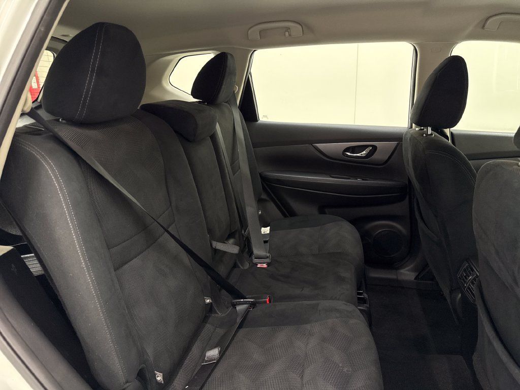 Used 2016 Nissan Rogue S AWD/4WD image 22