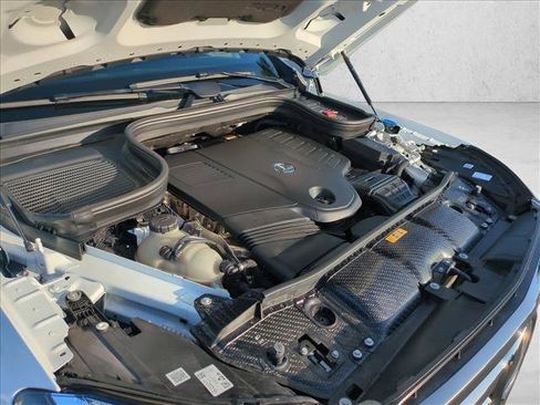 Used 2025 Mercedes-Benz GLS 450 4MATIC image 26