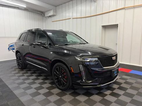 Used 2023 Cadillac XT6 Sport AWD/4WD image 3