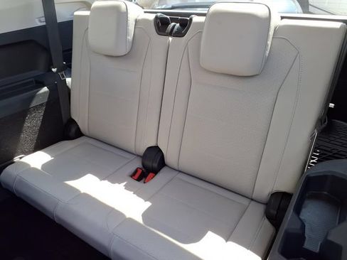 Used 2019 Volkswagen Tiguan SE FWD image 23