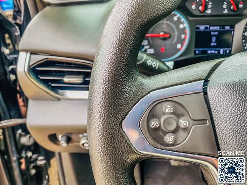 Used 2021 Chevrolet Traverse LS image 22