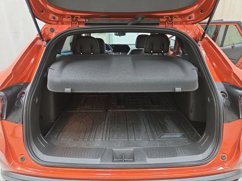 Used 2024 Chevrolet Trax RS w/ Sunroof Package FWD image 9