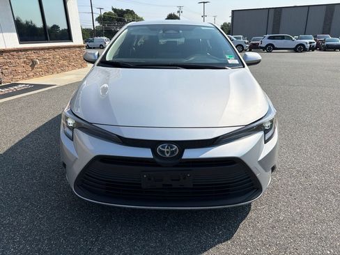 Used 2025 Toyota Corolla LE FWD image 12