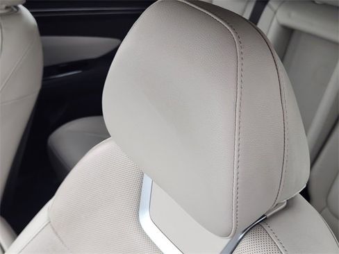 Used 2022 Hyundai Tucson Limited image 16