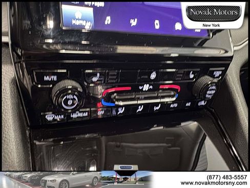 Used 2023 Jeep Grand Cherokee L Laredo w/ Luxury Tech Group I AWD/4WD image 23
