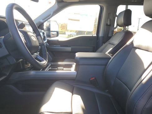 New 2026 Ford F250 Lariat w/ Black Appearance Package image 19