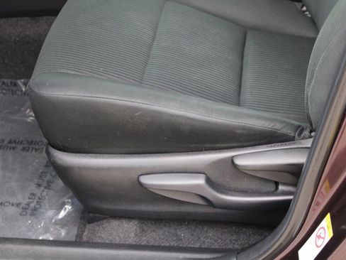 Used 2018 Toyota RAV4 LE image 15