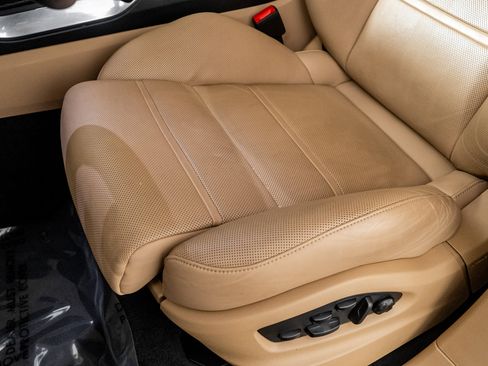 Used 2023 Porsche Cayenne Turbo w/ Premium Package Plus (PI3) image 29