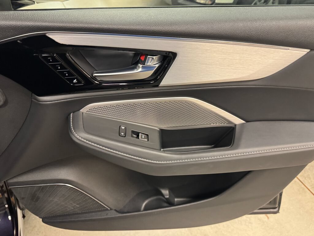 Certified 2024 Acura MDX w/ Technology Package AWD/4WD image 34