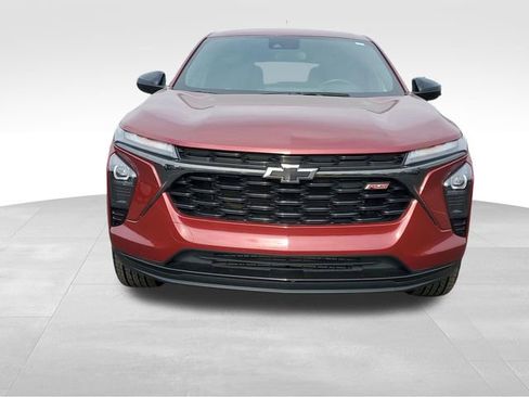 Certified 2024 Chevrolet Trax RS w/ Driver Confidence Package image 8