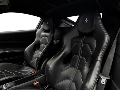 Used 2018 Ferrari 488 GTB RWD image 33