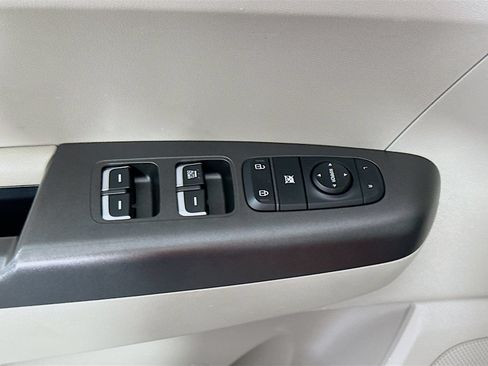 Used 2021 Kia Sportage LX AWD/4WD image 18