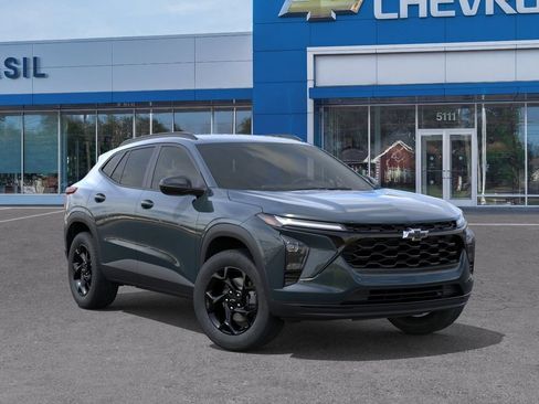 New 2026 Chevrolet Trax LT w/ Midnight Edition FWD image 7