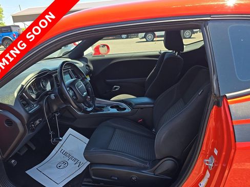 Used 2019 Dodge Challenger SXT RWD image 6
