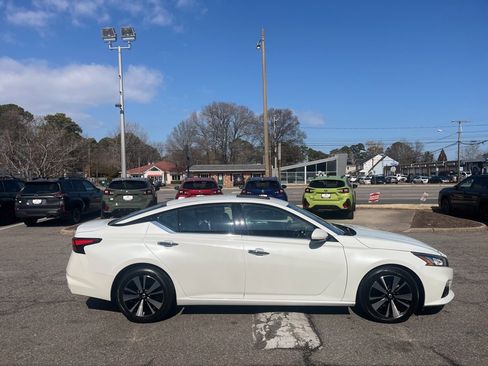 Used 2022 Nissan Altima 2.5 SL image 3