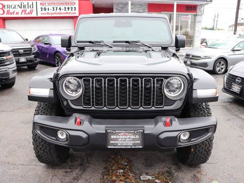 Used 2026 Jeep Wrangler Unlimited Rubicon AWD/4WD image 8