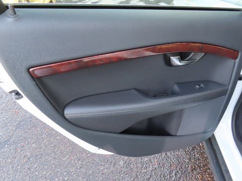 Used 2015 Volvo XC70 T6 Platinum image 9