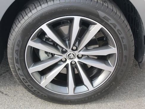 Used 2025 Jaguar F-PACE R-Dynamic S image 9