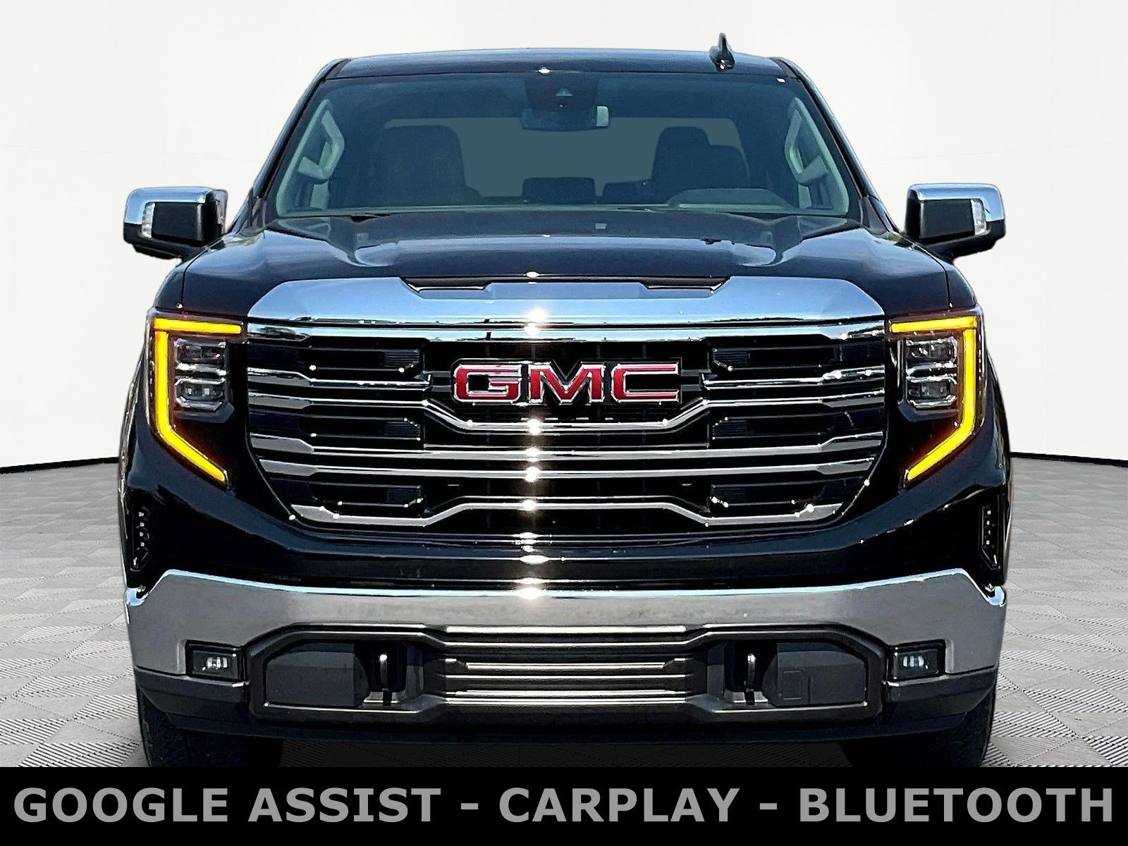Used 2024 GMC Sierra 1500 SLT w/ SLT Premium Package AWD/4WD image 2