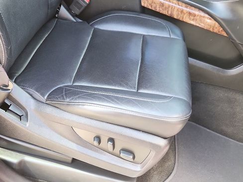 Used 2017 Chevrolet Suburban Premier image 15