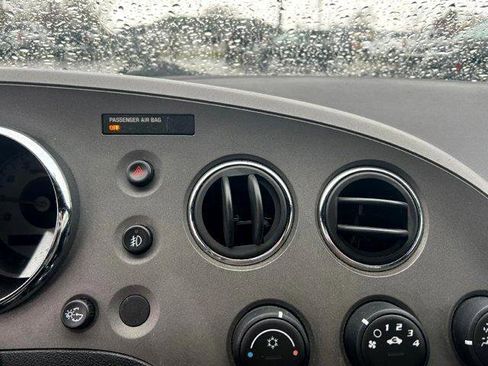 Used 2008 Pontiac Solstice Convertible w/ Premium Package image 19