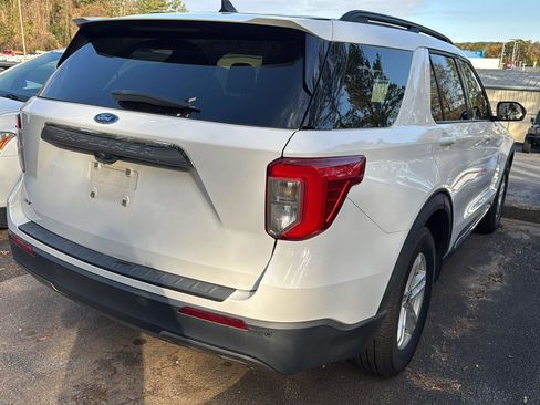 Used 2021 Ford Explorer XLT w/ Equipment Group 202A image 9