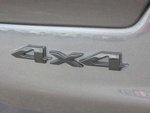 Used 2023 Jeep Grand Cherokee L Laredo image 8