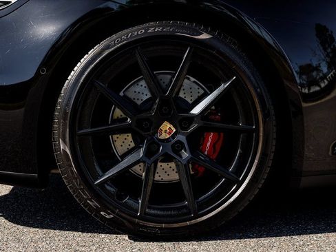 Used 2025 Porsche 911 Carrera RWD image 10
