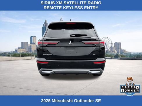 Used 2025 Mitsubishi Outlander SE AWD/4WD image 4