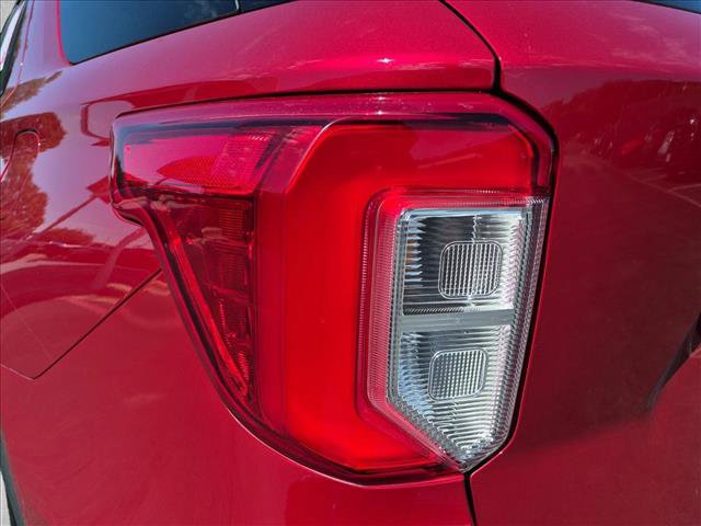 Used 2021 Ford Explorer XLT w/ Equipment Group 202A RWD image 28