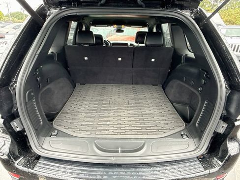 Used 2018 Jeep Grand Cherokee Altitude RWD image 30