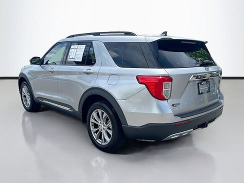 Used 2023 Ford Explorer XLT w/ Equipment Group 202A AWD/4WD image 5
