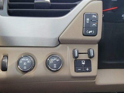 Used 2017 GMC Yukon SLT w/ Open Road Package image 23