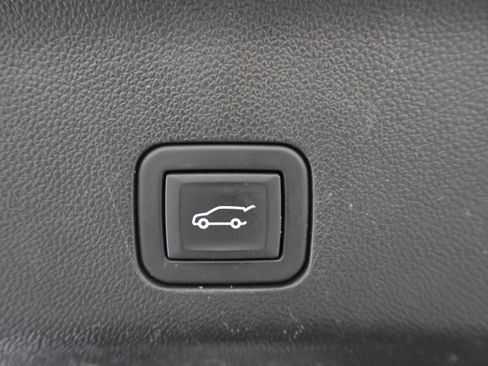 Used 2023 Chevrolet Suburban RST w/ Luxury Package AWD/4WD image 37