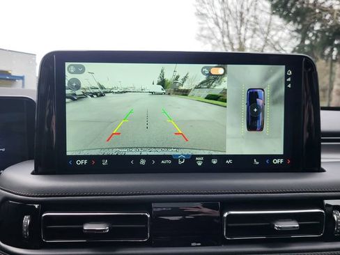 New 2026 Lincoln Aviator AWD image 17