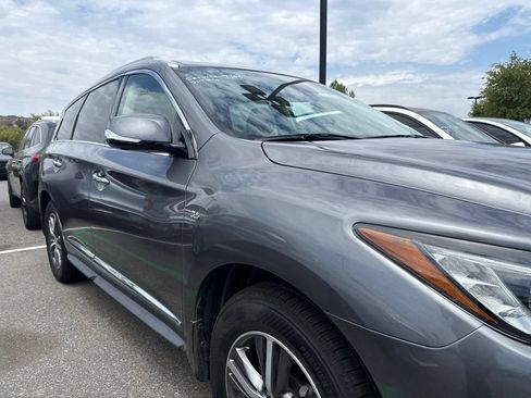 Used 2020 INFINITI QX60 Luxe w/ Essential Package FWD image 4