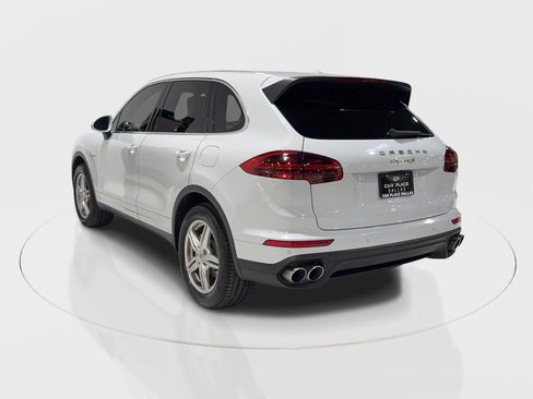 Used 2015 Porsche Cayenne S w/ Premium Package image 8