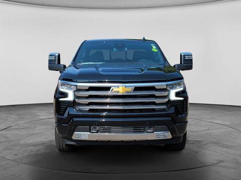 Used 2026 Chevrolet Silverado 1500 High Country w/ High Country Premium Package AWD/4WD image 2