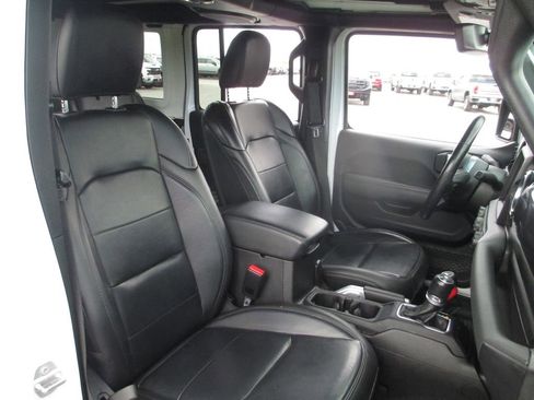 Used 2021 Jeep Wrangler Unlimited Sahara AWD/4WD image 22