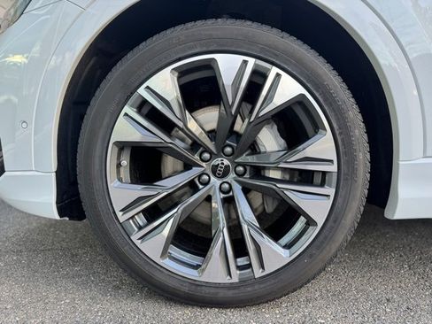 New 2026 Audi Q8 Premium Plus image 8