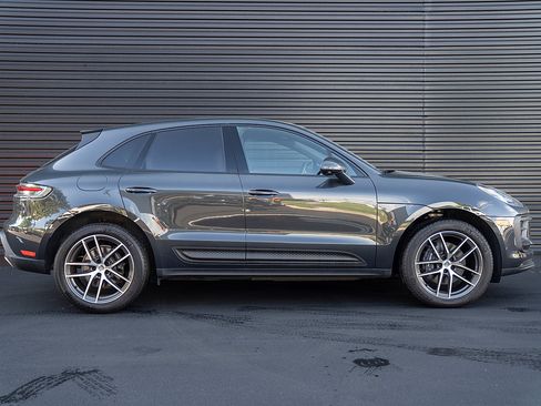Certified 2026 Porsche Macan AWD/4WD image 27