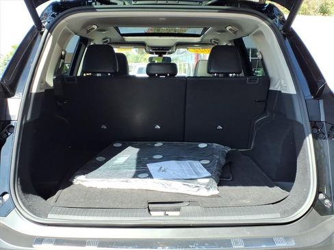 Used 2022 Nissan Rogue SV w/ SV Premium Package image 9