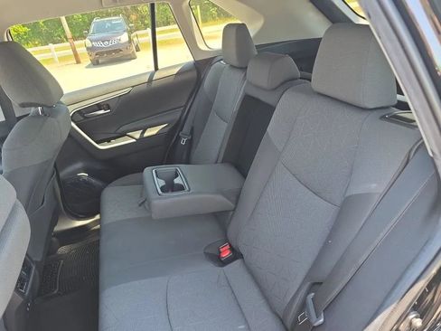 Used 2020 Toyota RAV4 XLE FWD image 39