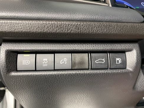 Used 2025 Toyota Camry XSE FWD image 16