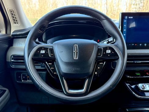 Used 2023 Lincoln Corsair AWD w/ Equipment Group 101A image 36