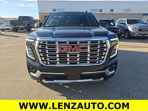 Used 2025 GMC Yukon Denali w/ Sun & Power Step Package image 2