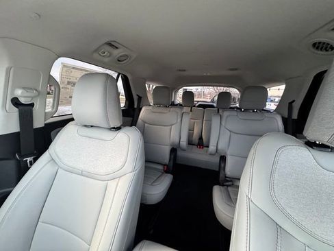 New 2026 Ford Explorer Active w/ Active Comfort Package image 32